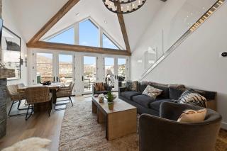 Chic Park City Retreat with Hot Tub Near Town Lift - 3