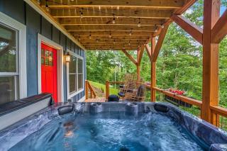 New, Luxury, 5 Miles to Asheville, Hot Tub, Spectacular Mountain Views, Fire Pit, Pool Table - Swannanoa - 7
