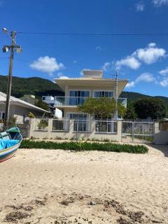 Linda casa ampla beira do mar em Gov Celso Ramos - 0