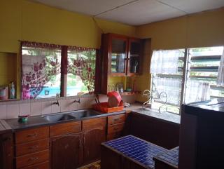 Cozy Two-bedroom House - 5