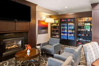 Best Western Plus Pitt Meadows Inn & Suites - Pitt Meadows - 3