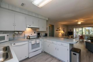 Janet's Blue Haven - Edisto Island - 8