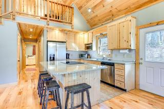13 Mi to Cashiers Cabin with Wraparound Porch! - 4