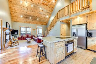 13 Mi to Cashiers Cabin with Wraparound Porch! - 3