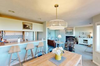 Homestead Beach Condo with Breathtaking View - Glen Arbor - 7