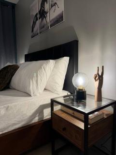 One Uptown Stylish Retro Suite - Manila - 6