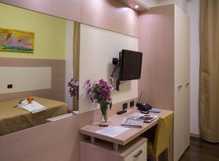 Groane Hotel Residence - 8