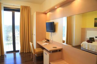 Groane Hotel Residence - 1