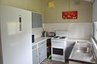 Sunshine Cottage - Bring your own linen. - 5