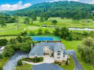 Golf Course Oasis Has Power and Water, MTR Options - Hendersonville - 2