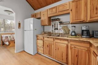 The Beary Cozy Cabin, Huge Snow Play Area! - Sugarloaf - 7