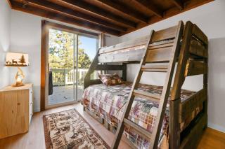 The Beary Cozy Cabin, Huge Snow Play Area! - Sugarloaf - 1