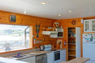 A Classic Kiwi Bach in South Bay - Kaikoura - 9