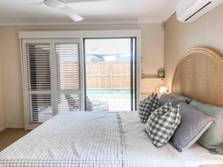 Bright and Spacious Noosa Pad with Pool - Noosaville - 2