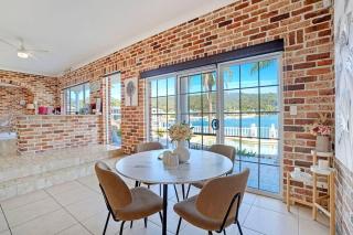 Stunning 4BR Holiday Home with Water Views & Pool - - 6