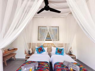 Kizmet Fit - 2Bed Luxury Private Villa - Yoga Shala, CrossFit-Style Gym, 3Km to Central Ubud - 2