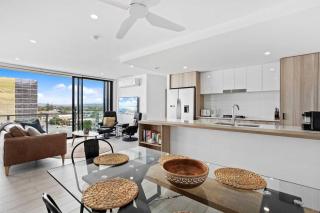 Ocean View Luxury in Periscope - Gold Coast - 9