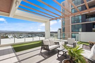 Ocean View Luxury in Periscope - Gold Coast - 4