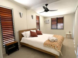 Sully's Beach House - 6