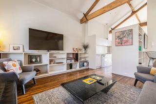 Smith Street Studio - Trendy Inner-city Balcony Stay - 4