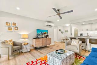 Modern and Romantic Beach Getaway - Steps to Beach LSV01 - 2