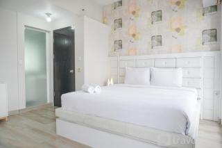 Warm and Comfort Living 1BR at 8th Ambassade Kuningan Apartment By Travelio - 0