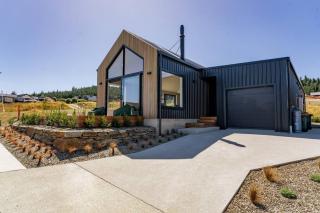 Wanaka Views with Outdoor dining area Games room for kids Sleeps 8 - Wanaka - 8