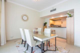 Al Bateen Residences, JBR- Stunning 2-BR Apartment with Sea View - 4