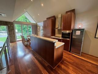 Unit 6 Centenary Park Townhouse - Bright - 5