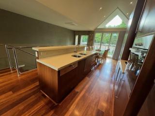 Unit 6 Centenary Park Townhouse - Bright - 4