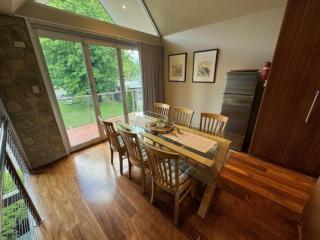 Unit 6 Centenary Park Townhouse - Bright - 2