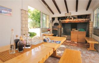 Picturesque Escape Holiday Home with Pool and Sauna - Kastel Novi - 1