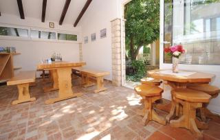Picturesque Escape Holiday Home with Pool and Sauna - Kastel Novi - 3