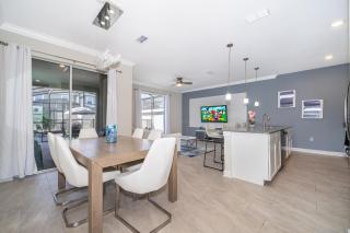 2921DH TOWNHOUSE 4 BEDROOMS & 3 BATHROOMS + POOL - Kissimmee - 0