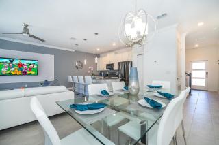1018JR TOWNHOUSE 4 BEDROOMS & 3 BATHROOMS + POOL - Kissimmee - 0