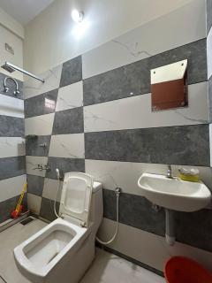 SleepHub Hostel - Kakkanad - 8