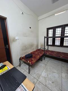 SleepHub Hostel - Kakkanad - 2
