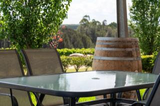 Travertine Vineyard Retreat - Stay Among the Vines - Pokolbin - 8