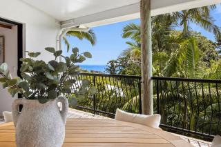 Beachside 4-Bed Retreat with Study Nook & Views - Coolum Beach - 0