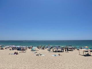 Two minutes walk to Stockland - 2