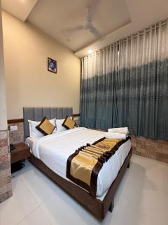 Hotel Royal Palace - Mumbai - 1