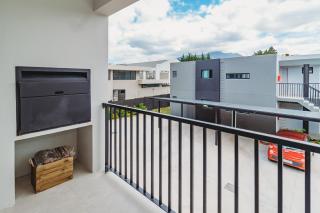 Bamboo Apartment - George - 8