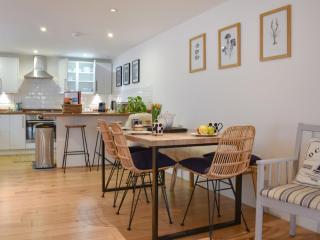 Stones Throw - Padstow - 3