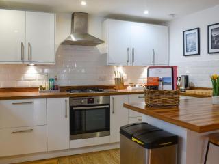 Stones Throw - Padstow - 1