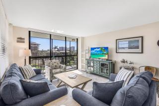 Condo with pool, view of Clam Bay and walk to beach - 9