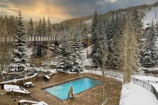 Lion Square Lodge South 450 - 8