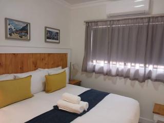 Mike's Place 1 - Mossel Bay - 8