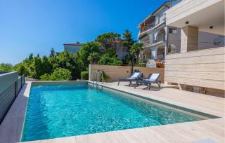 Gorgeous Apartment In Crikvenica - Crikvenica - 3