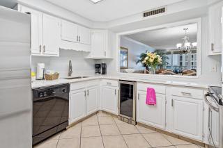 1065 Shoreline Towers Charming Beachfront Condo-Free Beach Setup - Destin - 4