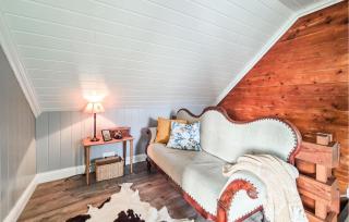 6 Bedroom Cozy Home In Ølensvåg - Ølsvågen - 5